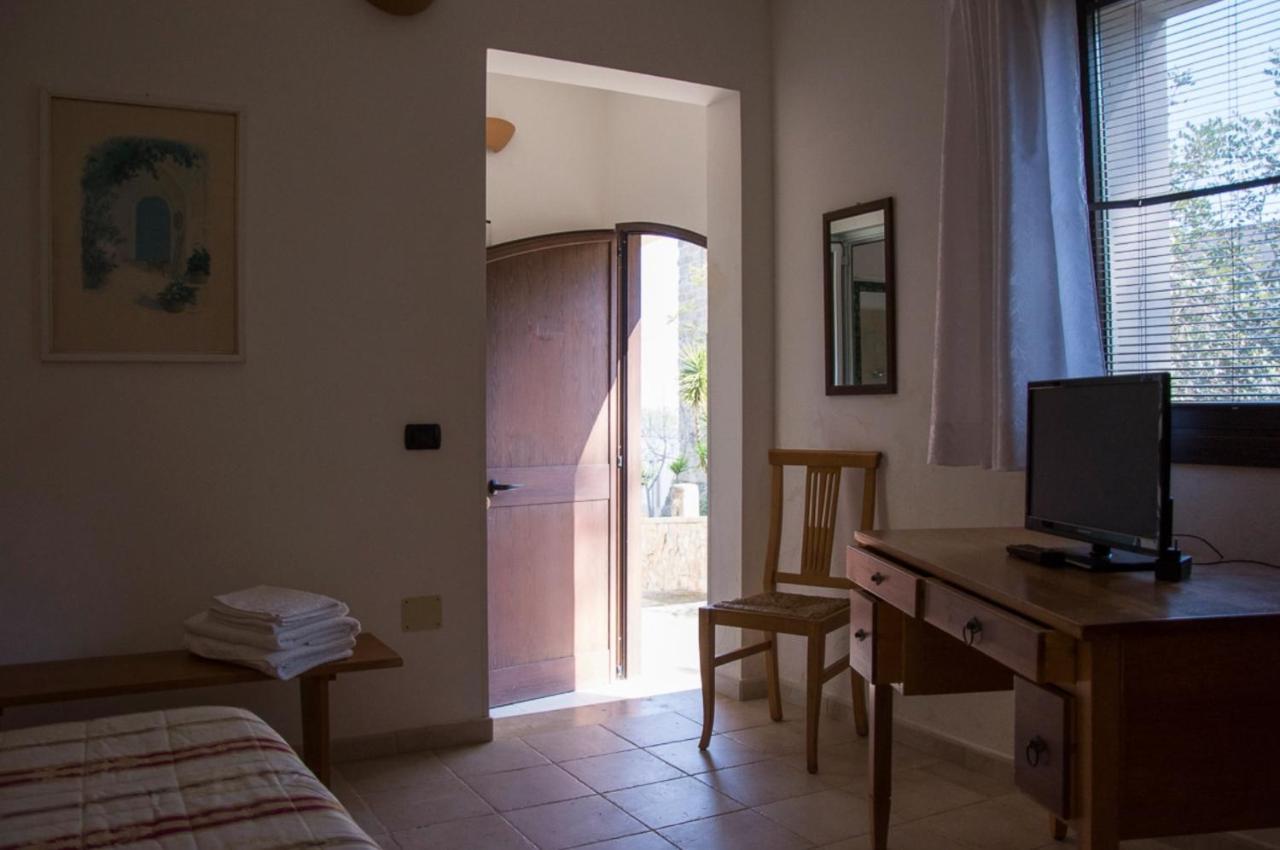 Casale Sombrino Pensionat Supersano Exteriör bild